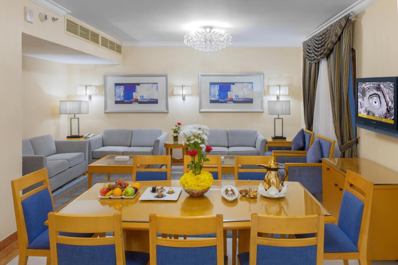 Makkah Towers Hotel Mecca Exterior photo A room at the hotel