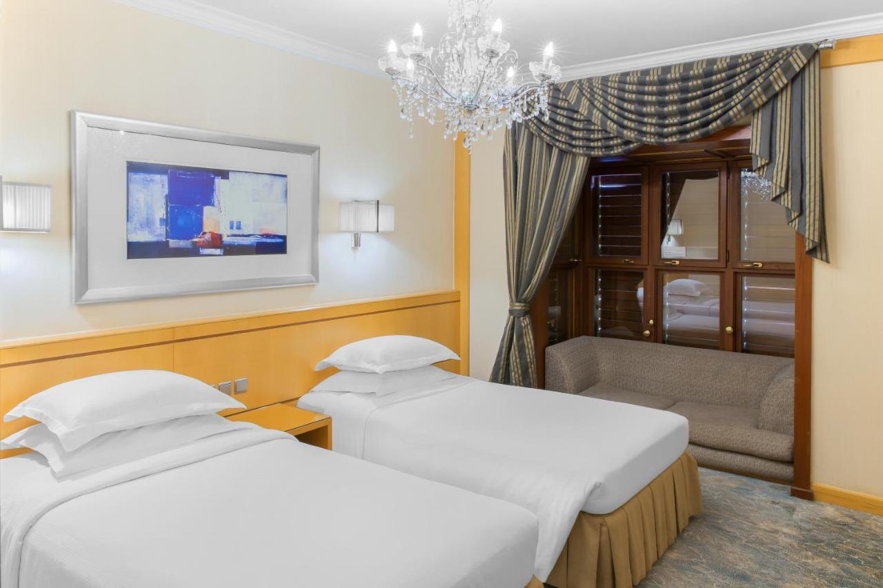 Makkah Towers Hotel Mecca Exterior photo A room at the hotel