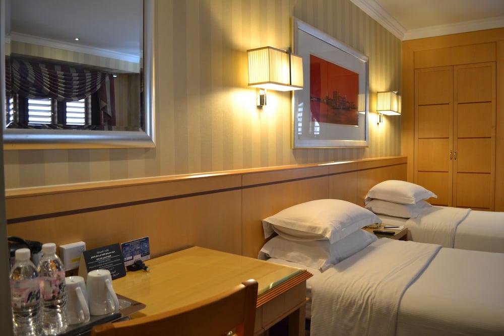 Makkah Towers Hotel Mecca Exterior photo A room at the hotel