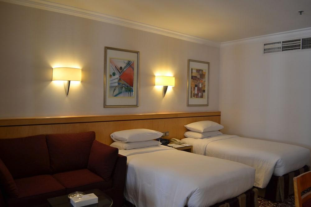 Makkah Towers Hotel Mecca Exterior photo A room at the hotel
