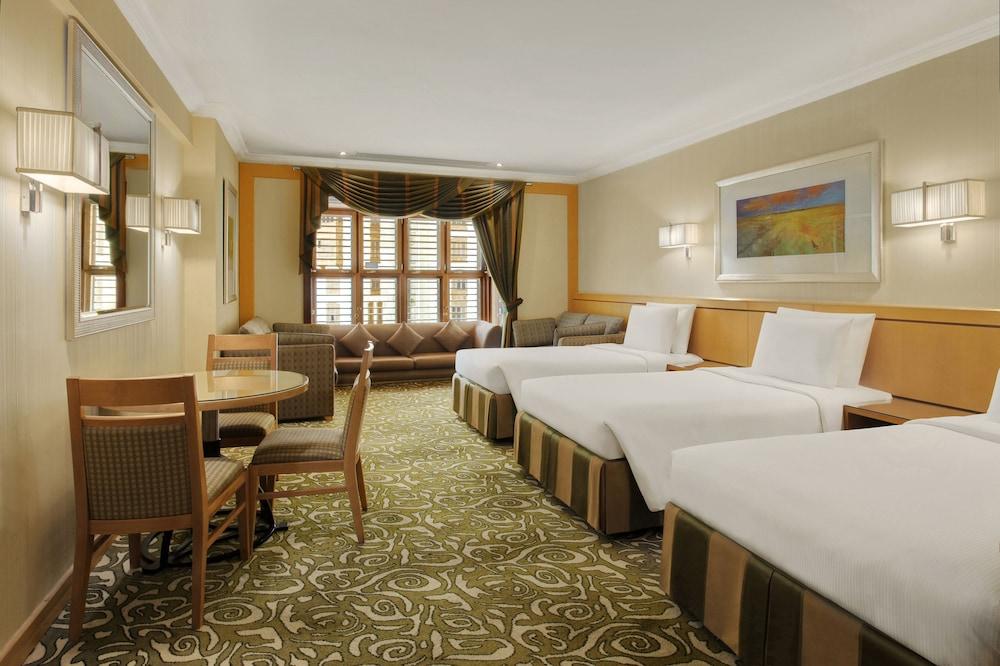 Makkah Towers Hotel Mecca Exterior photo A room at the hotel