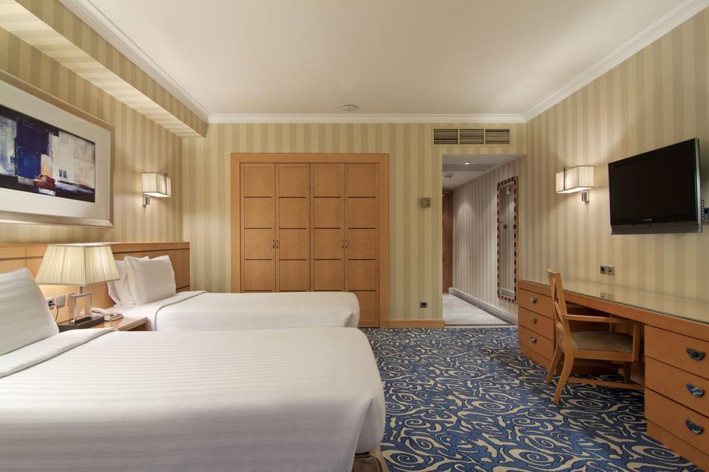 Makkah Towers Hotel Mecca Exterior photo A room at the hotel